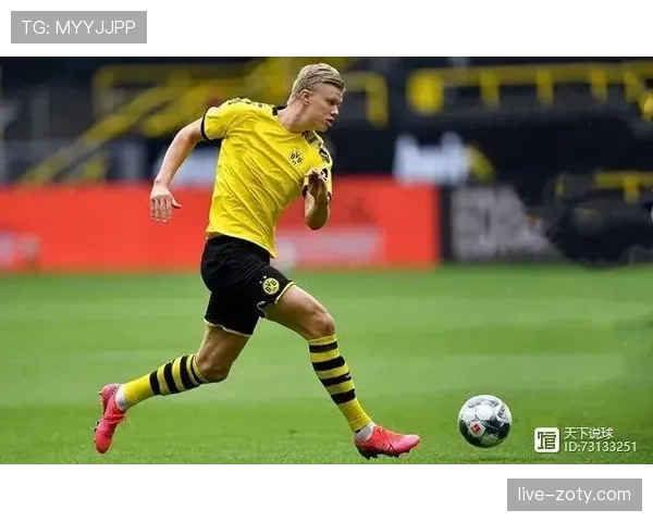 伊萨克多特蒙德时期表现低迷：战术适配困境与锋线竞争压力解析