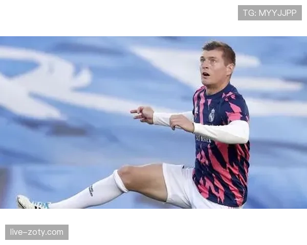 克罗斯关键战出球主导力凸显，战术角色如何悄然转型？