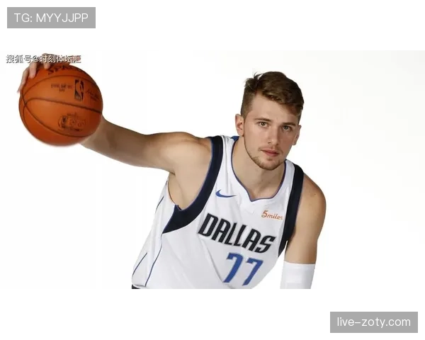 东契奇半夜开豪车到郊区，邻居还以为是明星聚会呢！