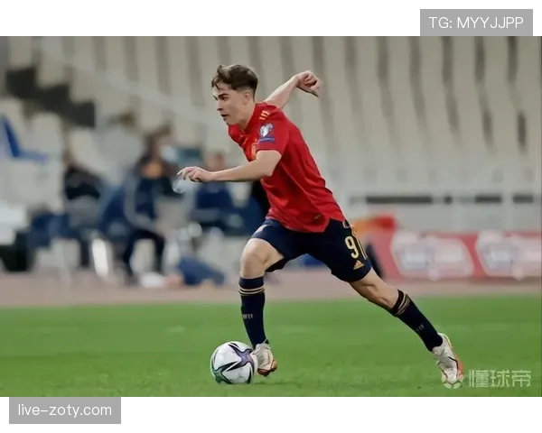 加维中前场多位置轮转的战术价值与实战效能解析